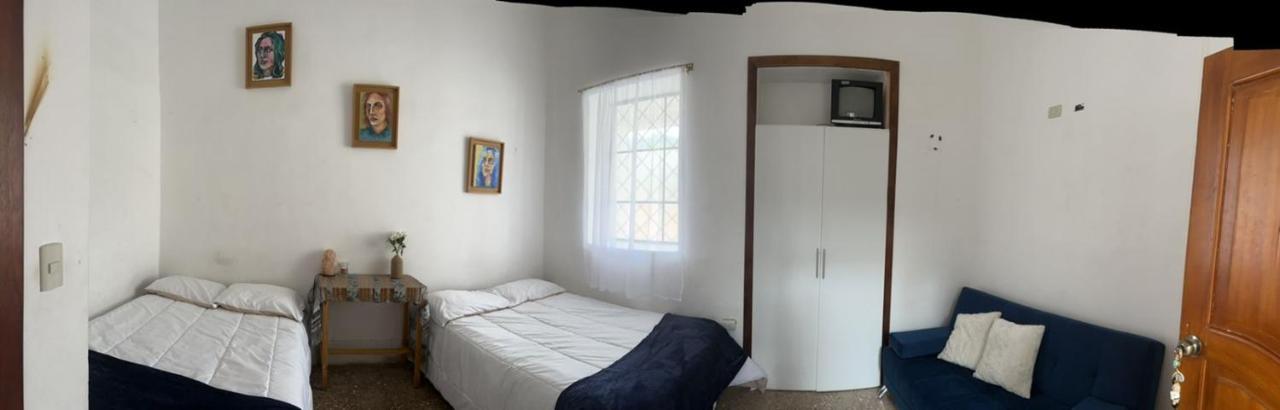 Hostel Las Palmas Vilcabamba Bagian luar foto