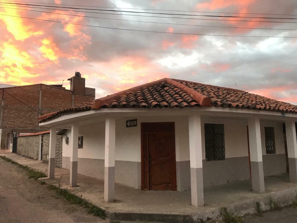 Hostel Las Palmas Vilcabamba Bagian luar foto