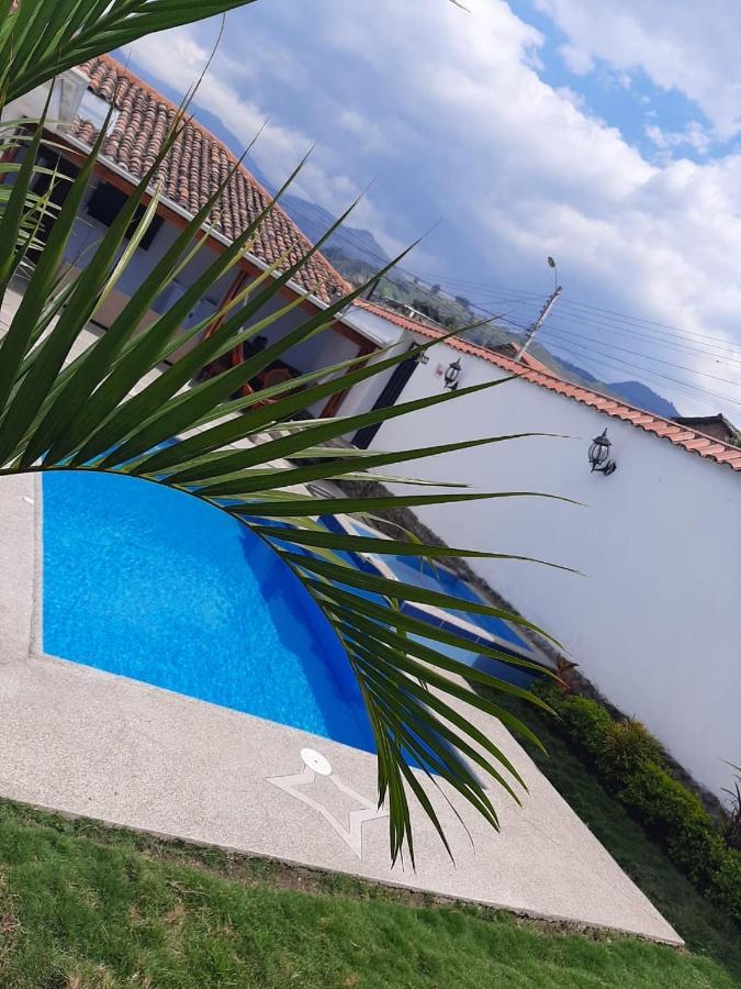 Hostel Las Palmas Vilcabamba Bagian luar foto